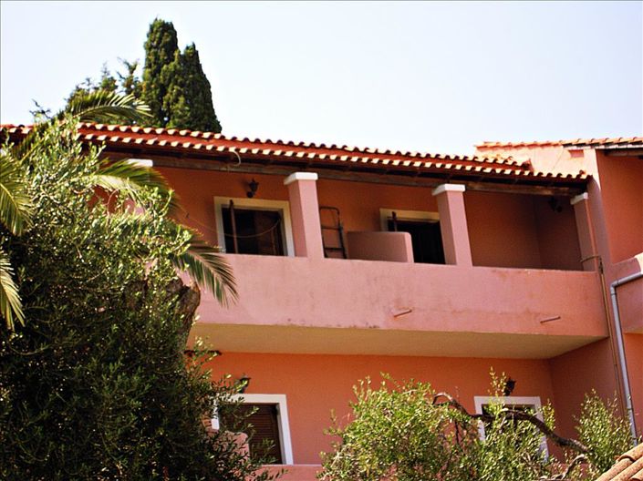 Image No.5-Un hôtel à vendre à Karousades