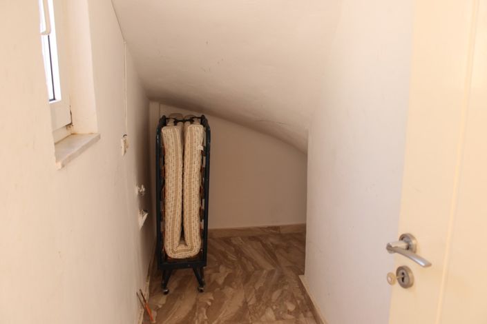 Image No.16-3 Bed Property for sale