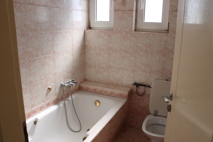 Image No.19-3 Bed Property for sale