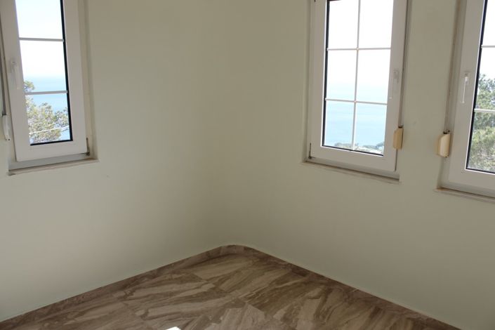 Image No.21-3 Bed Property for sale