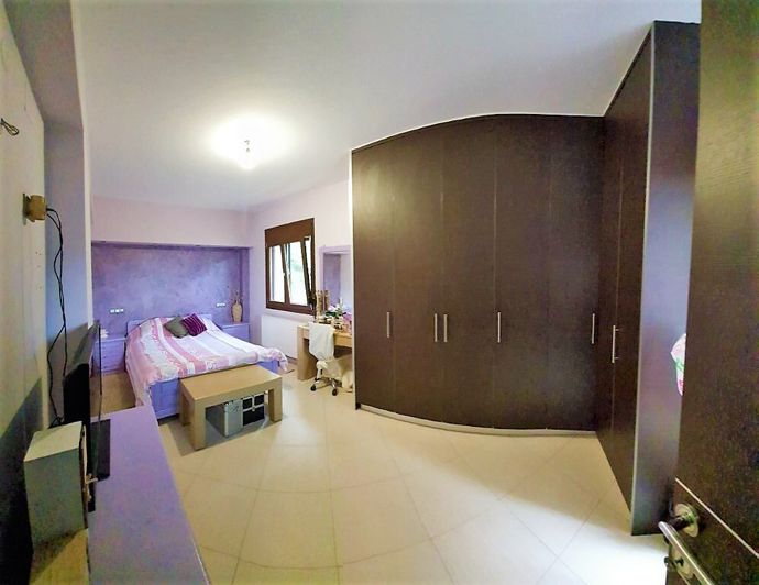 Image No.8-4 Bed Property for sale