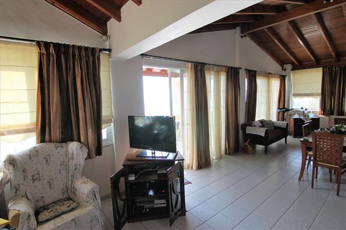 Image No.17-Un hôtel à vendre à Sinarades