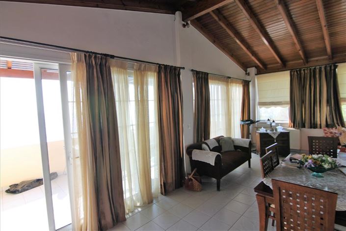 Image No.19-Un hôtel à vendre à Sinarades