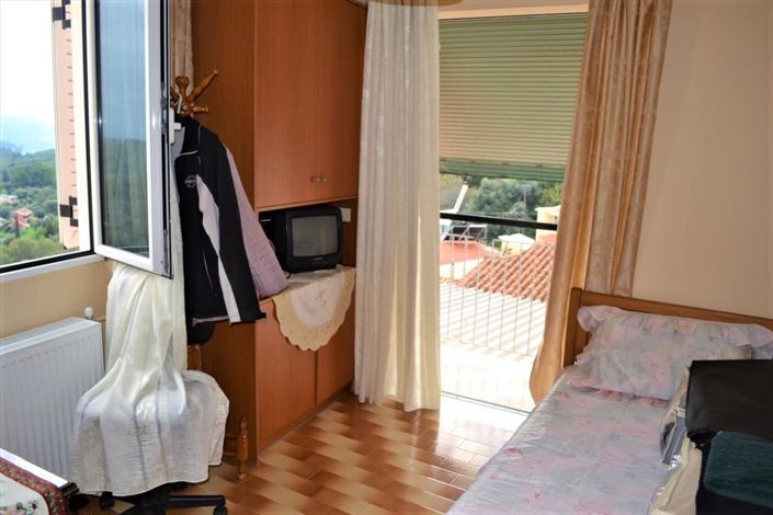 Image No.13-2 Bed Maisonette for sale