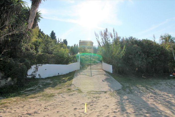 Image No.21-Un hôtel à vendre à Karousades