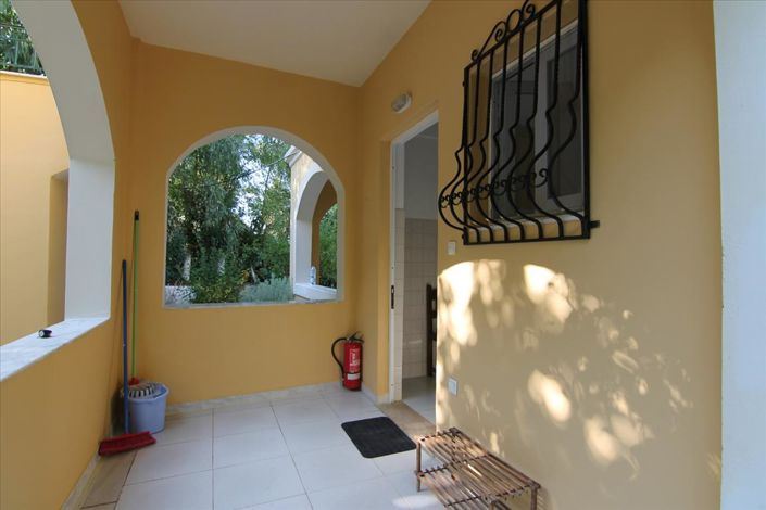 Image No.29-Un hôtel à vendre à Karousades