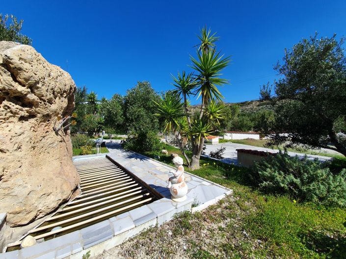 Image No.2-Un hôtel à vendre à Ierapetra