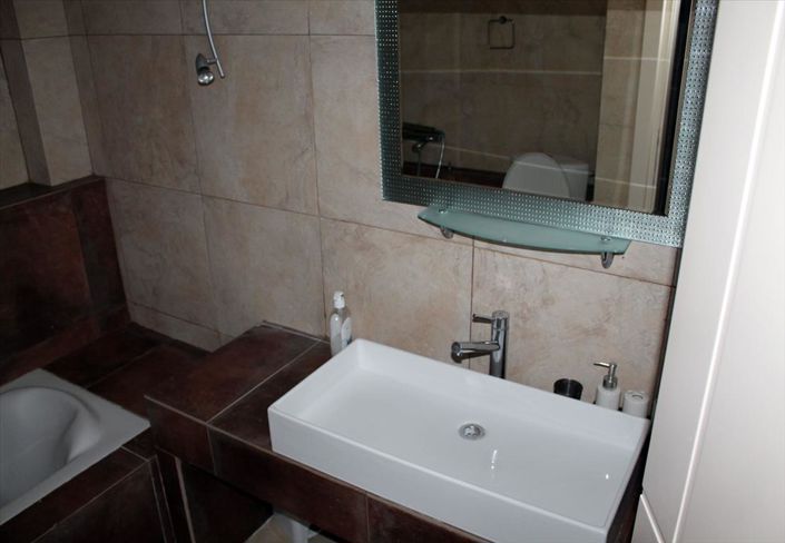 Image No.9-3 Bed Maisonette for sale