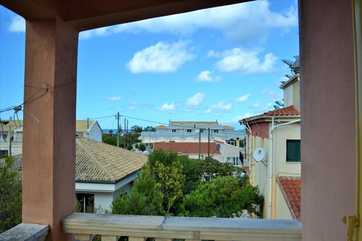 Image No.18-6 Bed Property for sale