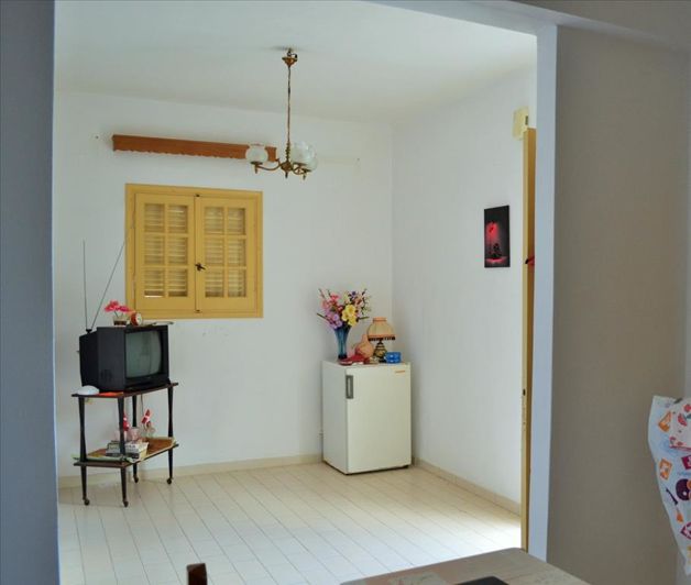 Image No.22-6 Bed Property for sale