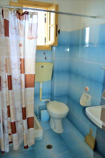 Image No.24-6 Bed Property for sale