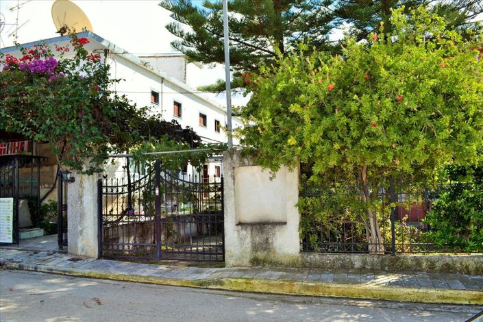 Image No.30-6 Bed Property for sale