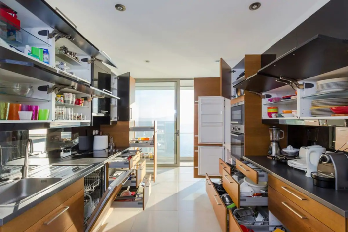 Image No.11-8 Bed Villa for sale