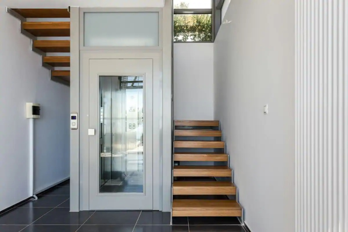 Image No.15-8 Bed Villa for sale