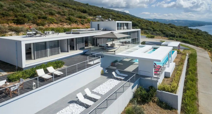 Image No.2-8 Bed Villa for sale