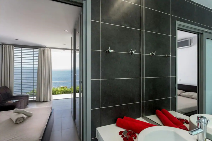 Image No.27-8 Bed Villa for sale