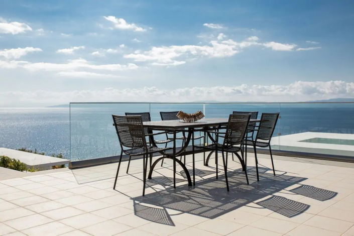 Image No.6-8 Bed Villa for sale