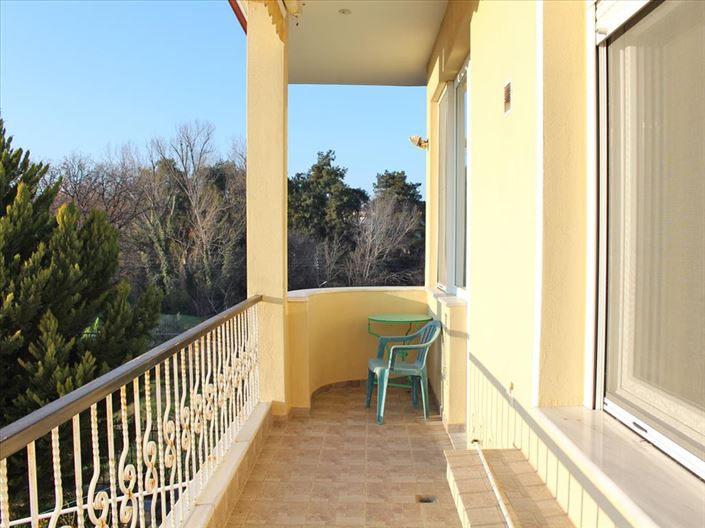 Image No.11-3 Bed Property for sale