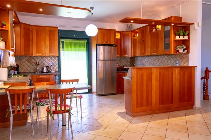 Image No.20-5 Bed Property for sale