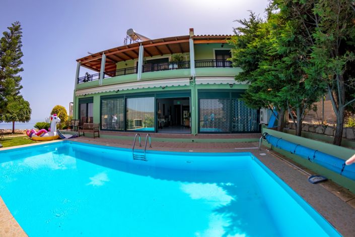 Image No.4-Propriété de 5 chambres à vendre à Kokkini Hani