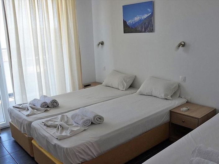 Image No.2-Un hôtel à vendre à Olympos