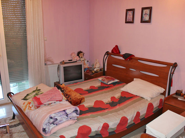 Image No.10-3 Bed Property for sale