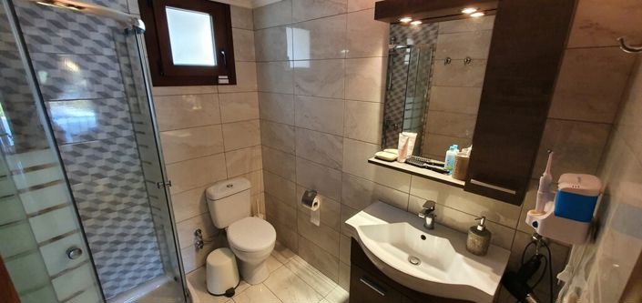 Image No.16-3 Bed Property for sale