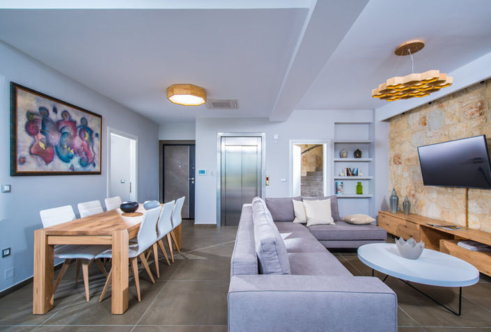 Image No.8-Villa for sale