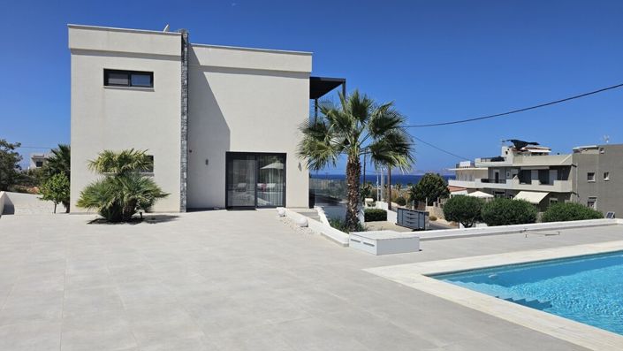 Image No.2-6 Bed Villa for sale
