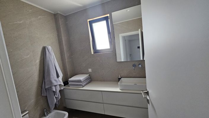 Image No.27-6 Bed Villa for sale