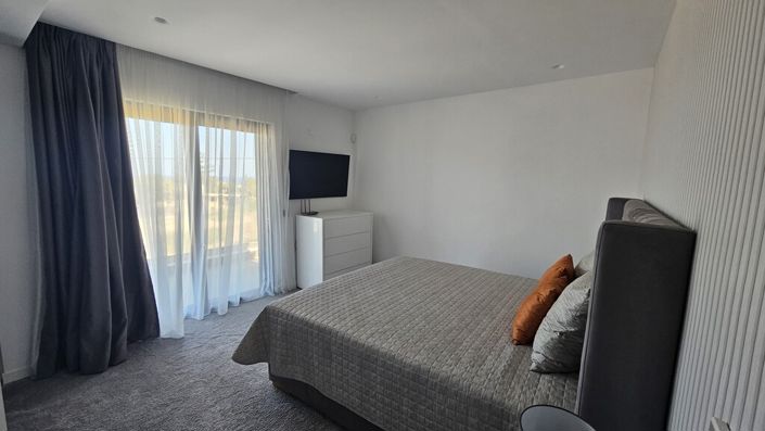 Image No.29-6 Bed Villa for sale
