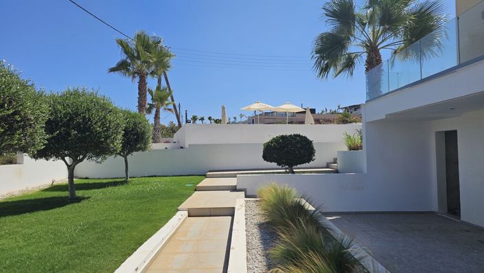 Image No.6-6 Bed Villa for sale