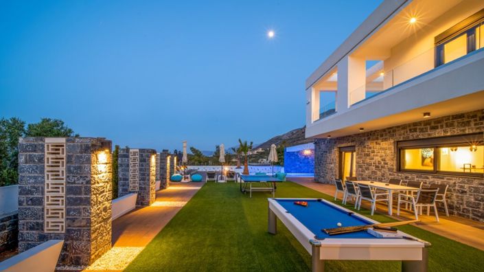 Image No.10-7 Bed Villa for sale