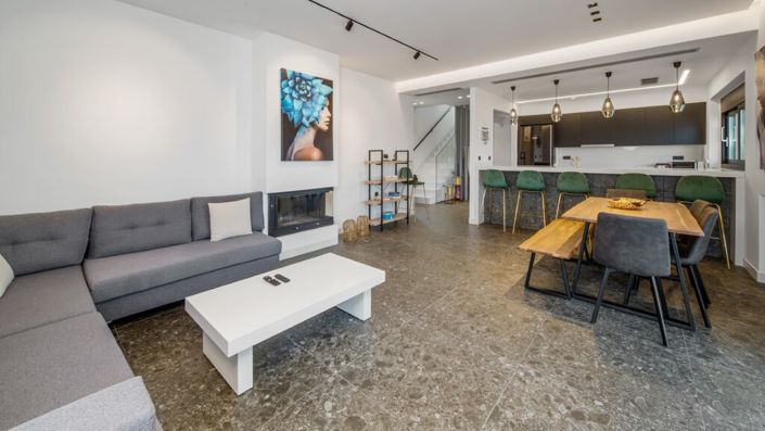 Image No.24-7 Bed Villa for sale