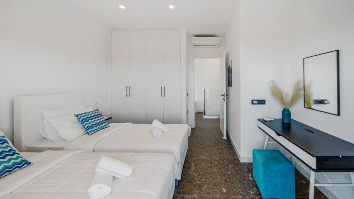 Image No.25-7 Bed Villa for sale