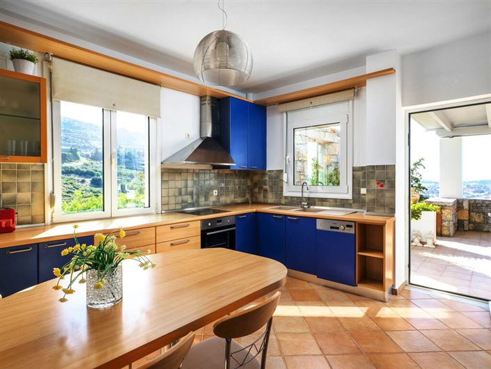 Image No.8-6 Bed Villa for sale