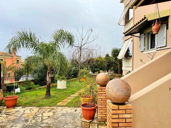 Image No.1-3 Bed Property for sale