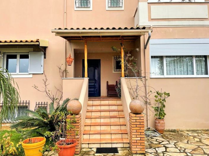 Image No.5-3 Bed Property for sale