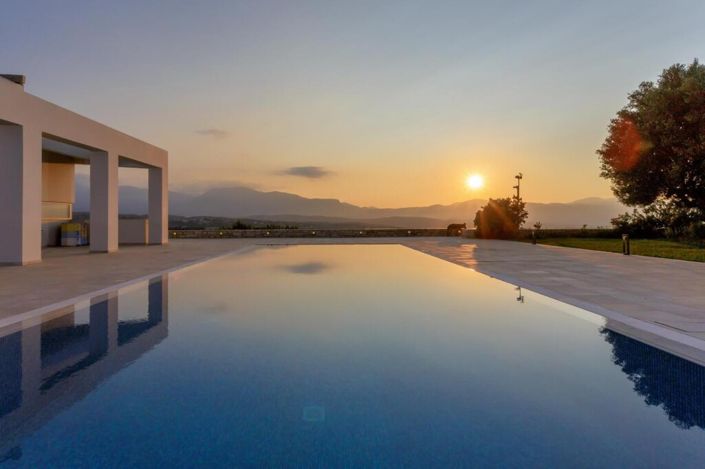 Image No.2-5 Bed Villa for sale