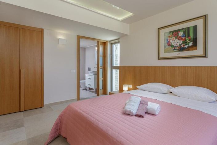 Image No.22-5 Bed Villa for sale