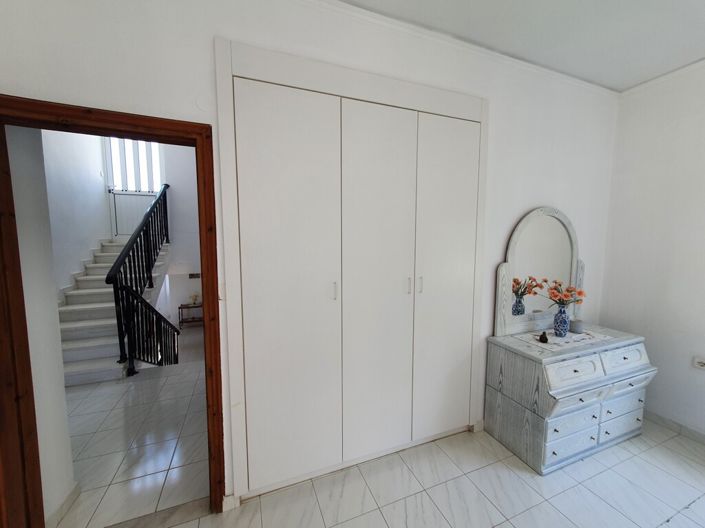 Image No.13-4 Bed Property for sale