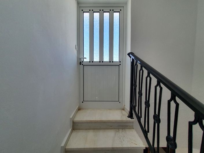 Image No.17-4 Bed Property for sale