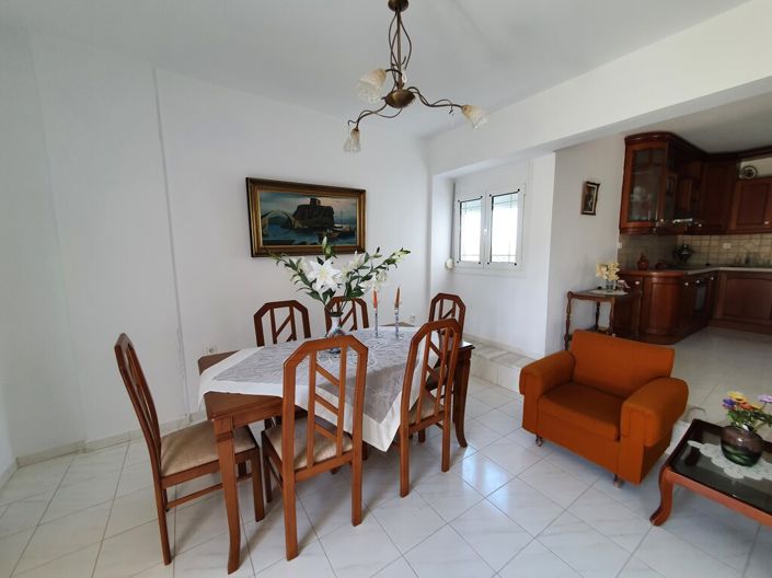 Image No.5-4 Bed Property for sale