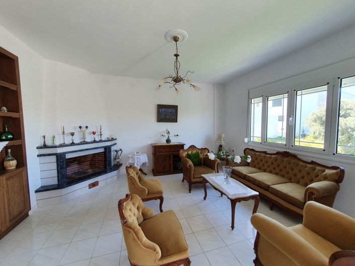 Image No.6-4 Bed Property for sale