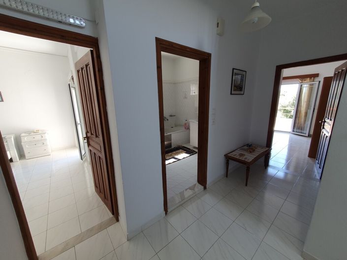 Image No.8-4 Bed Property for sale