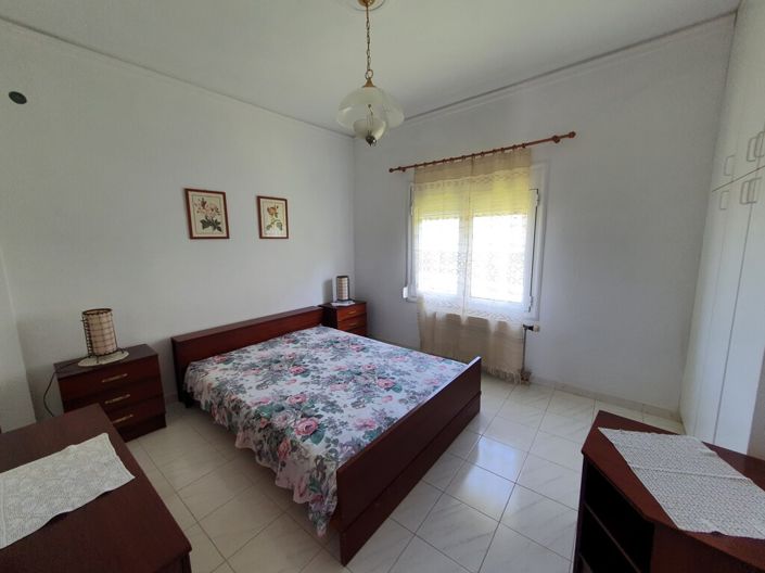 Image No.9-4 Bed Property for sale