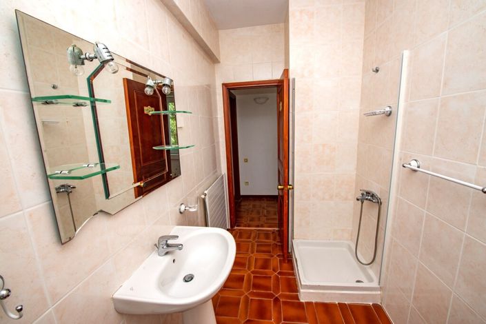 Image No.19-5 Bed Villa for sale