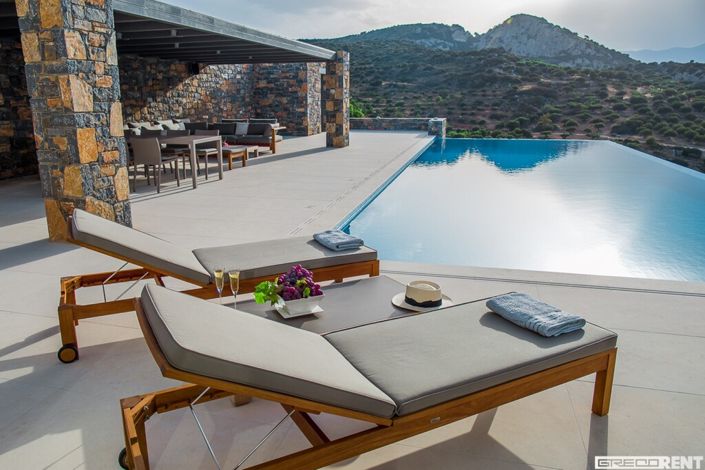 Image No.2-5 Bed Villa for sale