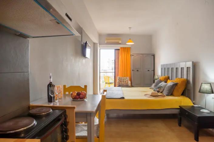 Image No.11-18 Bed Hotel for sale