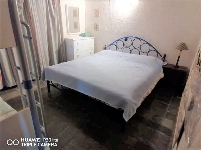 Image No.20-4 Bed Property for sale